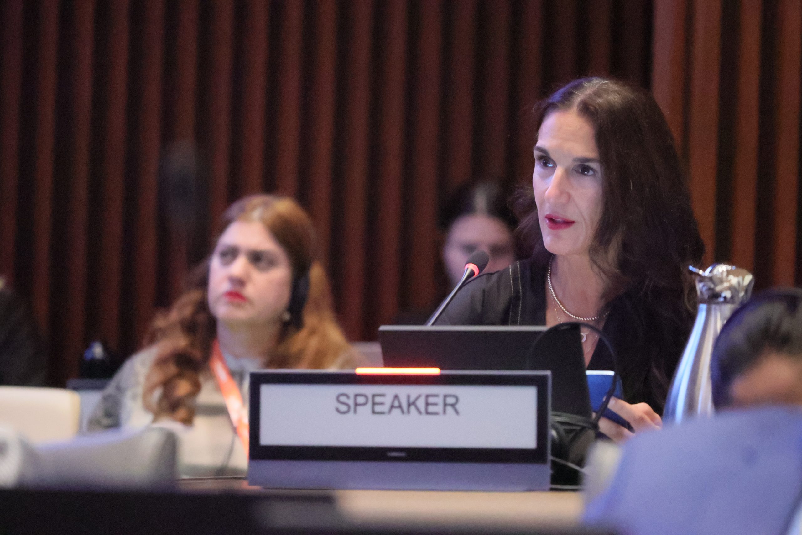 Yaneth Giha en el consejo directivo